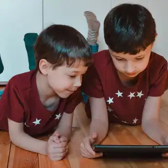 Perhatikan! Ini Pentingnya Hindari Digital Multitasking pada Anak