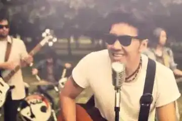 Lirik lagu dan chord  'Karena Kamu Cuma Satu' - NAIF