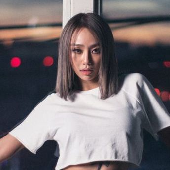 Hyolyn Menari dengan Energik di Video Klip Single Barunya 'Layin' Low'
