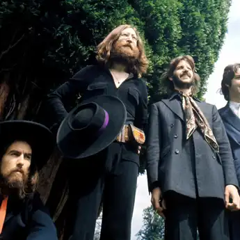 Lirik Lagu Let It Be - The Beatles, Lengkap dengan Terjemahan
