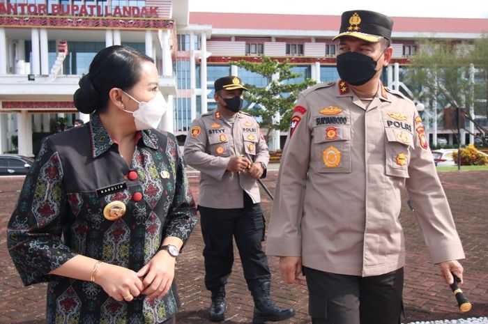 Bupati Landak Karolin Margret Natasa bersama Kapolda Kalimantan Barat Irjen Pol Suryanbodo Asmoro