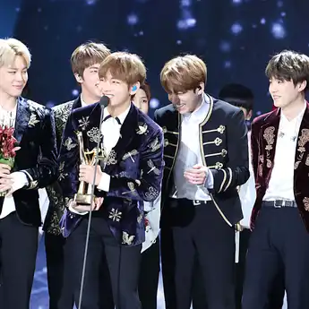 Lirik dan Terjemahan Lagu 'Louder Than Bombs' Milik Boyband BTS