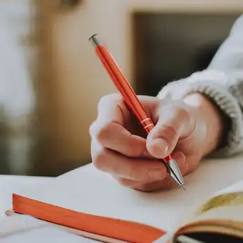 7 Contoh Paragraf Deskriptif Singkat, Materi Bahasa Indonesia