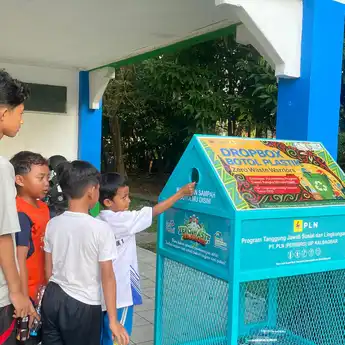 Hari Lingkungan Hidup 2025, PLN Pasang Drop Box Botol Plastik di Titik Strategis Kota Pontianak