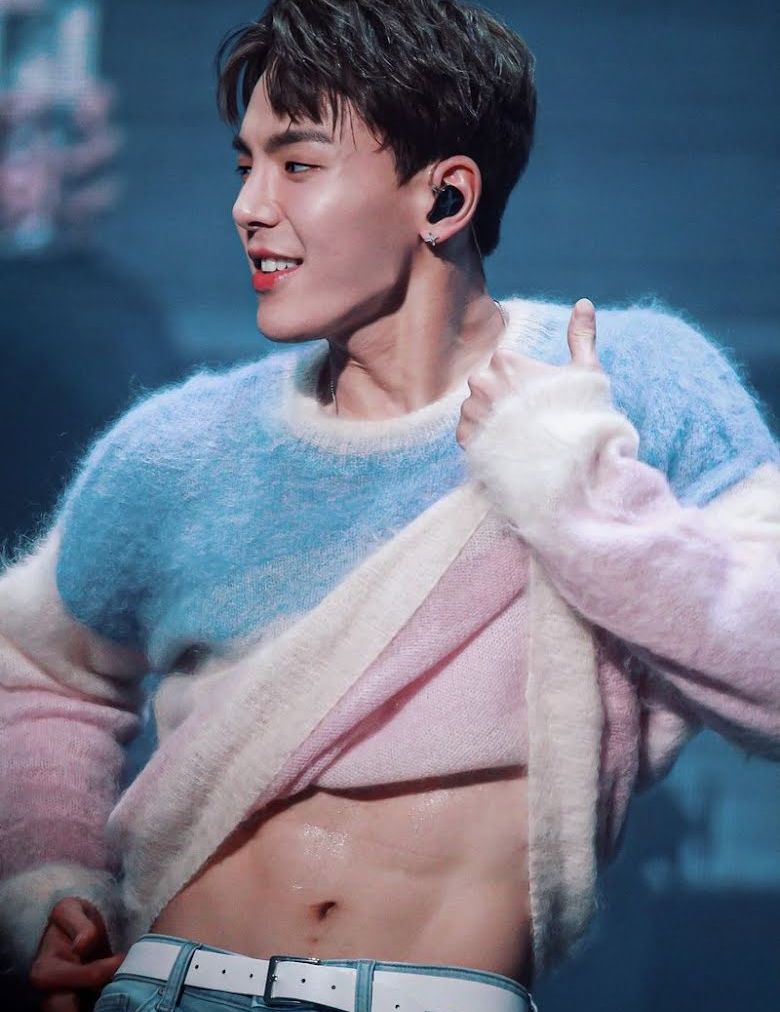 17 Idol K-Pop Pria dengan Roti Sobek Terbaik Versi Penggamar, Siapa yang  Pertama? - Semua Halaman - Sonora.id