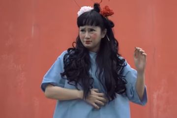 Belajar Puasa Hingga Coba Hijab, Denise Chariesta Akui Ingin ...