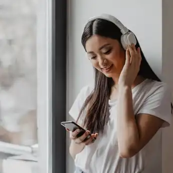 Tak Hanya sebagai Hiburan, Ini Cara Jaga Kesehatan Mental dengan Musik
