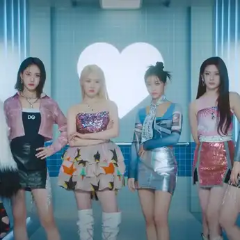 Lirik Lagu RUN2U dari STAYC