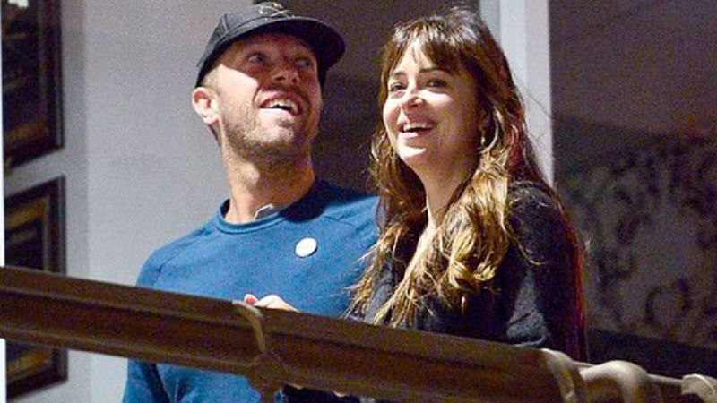 Chris Martin dan Dakota Johnson