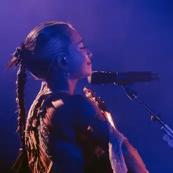 Makna Lagu Ocean and Engines NIKI yang Menyentuh Perasaan