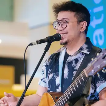 Lirik Lagu 'Peluk Aku Bukan Dia', Single Terbaru dari Adera