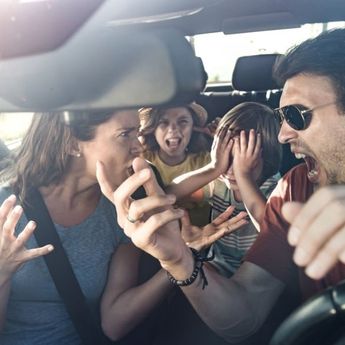 5 Tanggal Lahir Keluarganya Gak Pernah Rukun Gara Gara Kena Dukun