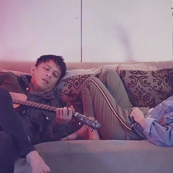 Likirk Lagu dan Chord Gitar "Menghapus Jejakmu" BCL Feat Ariel Noah