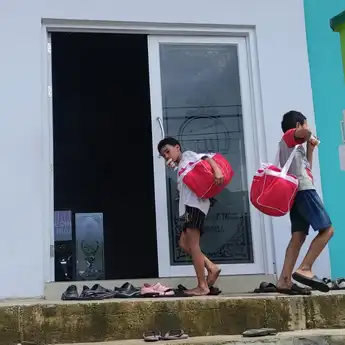 Kondisi Banjir di Blok 8 Manggala Membaik, Warga Kembali Bersihkan Rumah