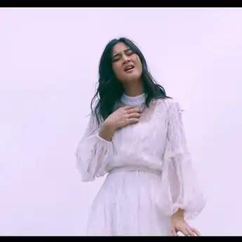 Kontroversial! Lirik Lagu Viral TikTok Berjudul Tak Ingin Usai yang Dipopulerkan Keisya Levronka