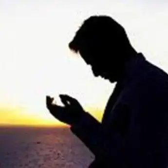 Doa Ketika Dipuji Orang Lain, Amalkan Agar Tak Jadi Pribadi Sombong