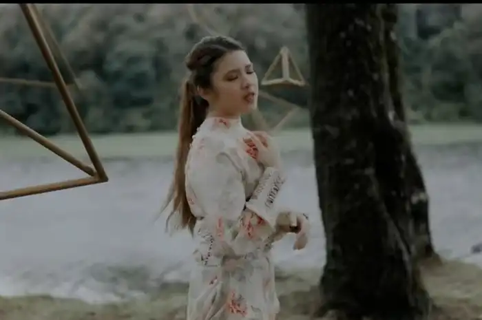 Lirik lagu ‘Usai’ oleh Tiara Andini, Usai sudah semua cerita - Sonora.id