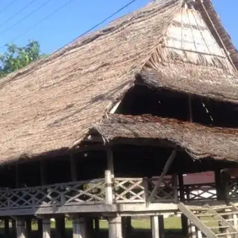 12 Keunikan Rumah Adat Baileo