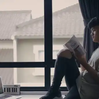 Lirik Lagu dan Terjemahan 'Stars' yang Dipopulerkan Arash Buana