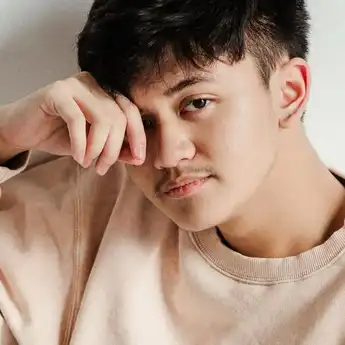 Lirik Lagu 'hey, i'm tired' - Arash Buana