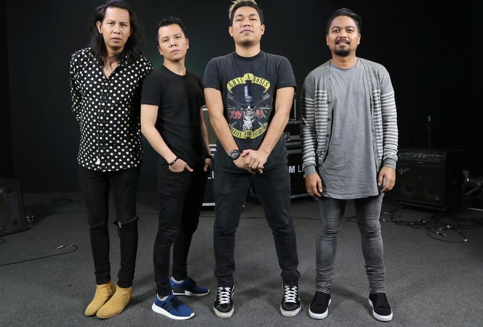Armada Band   Artikel ini telah tayang di BangkaPos.com dengan judul Kunci Gitar, Chord dan Lirik lagu Armada 'Pergi Pagi Pulang Pagi', Main dari G, https://bangka.tribunnews.com/2020/03/02/kunci-gitar-chord-dan-lirik-lagu-armada-pergi-pagi-pulang-pagi-main-dari-g. 