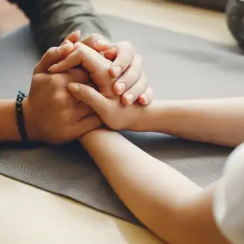 4 Shio yang Paling Loyal, Gak Cuma Ke Pasangan Aja, Ke Teman, dan Bos Pun Setia Banget!