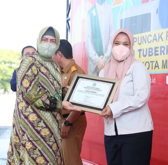 Peringati Hari TB di Makassar, Forum Multi Sektor Beri Penghargaan Puskesmas Terbaik