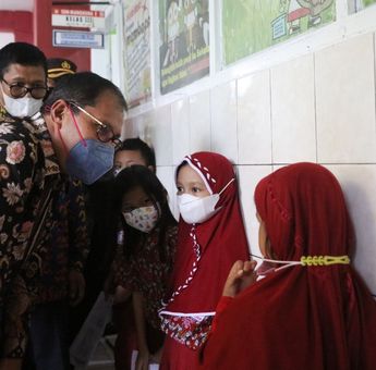 Vaksinasi Anak, Wali Kota Makassar Minta Dukungan Orang Tua