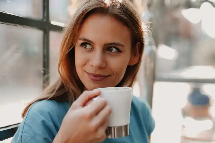 Benarkah Kopi Membuat Gigi Kuning dan Menggelap? Ini Penjelasan Dokter