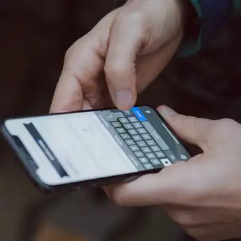 Enggak Perlu Ribet, Inilah 4 Cara Cek Mutasi BCA dengan Mudah, Via Handphone atau Langsung Bisa!