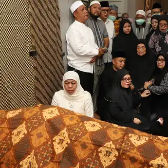 Ayahanda Walkot Surabaya Dimakamkan di TPU Tembok Gede