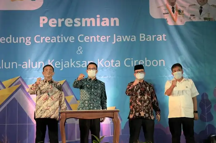 Gubernur Jabar Resmikan Creative Center Dan Alun-Alun Kota Cirebon  - Sonora.id	