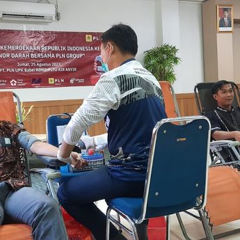 Peringati HUT RI ke-78, PLN Group Bersama DPC SP PLN Gelar Donor Darah