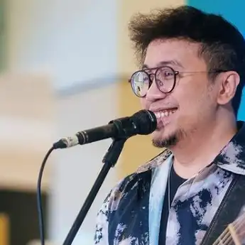 Lirik Lagu 'Catatan Kecil' yang Dipopulerkan oleh Adera