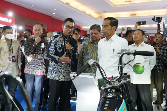 Presiden Jokowi Ajak Semua Pihak Dorong Penggunaan Kendaraan Listrik ...