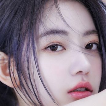 Sakura Sebut LE SSERAFIM Akan Jadi Grup Terakhir dalam Hidupnya  