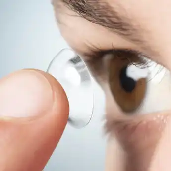 Kenali Cara Memakai Softlens yang Aman dan Efek Pemakaiannya
