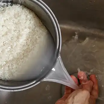 Ibu-ibu Tolong Jangan Sepelekan, 5 Hal yang Pantang Dilakukan di Rice Cooker! Keluarga Bisa Celaka