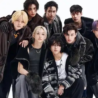 Lirik Lagu 'Christmas Love' – Stray Kids, Lengkap dengan Terjemahannya