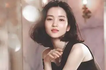 Kim Tae Ri dengan rambut pendek.