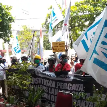 Buruh di Sulsel Desak UMP 2023 Naik 30 Persen Jadi Rp4,1 juta
