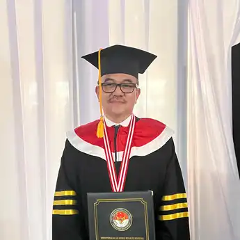 Cumlaude! Sekda Sulsel Jadi Lulusan Terbaik Doktor Ilmu Pemerintahan IPDN