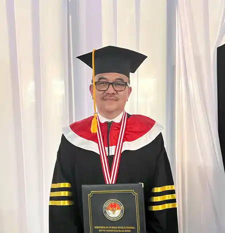 Cumlaude! Sekda Sulsel Jadi Lulusan Terbaik Doktor Ilmu Pemerintahan IPDN