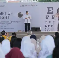 20 Ribu Kacamata Gratis Dibagikan untuk Siswa SD dan SMP di Makassar