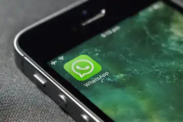 ilustrasi, Cara Melihat Status WA yang Dibisukan dengan Mudah