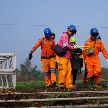 PLN Gerak Cepat Terjunkan Ratusan Petugas Pulihkan Kelistrikan Pulau Bangka Dampak Tower Roboh