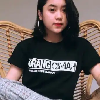 Viral TikTok, Lirik Lagu 'Mojang Priangan' yang Dicover Azmy Z, Lengkap dengan Arti