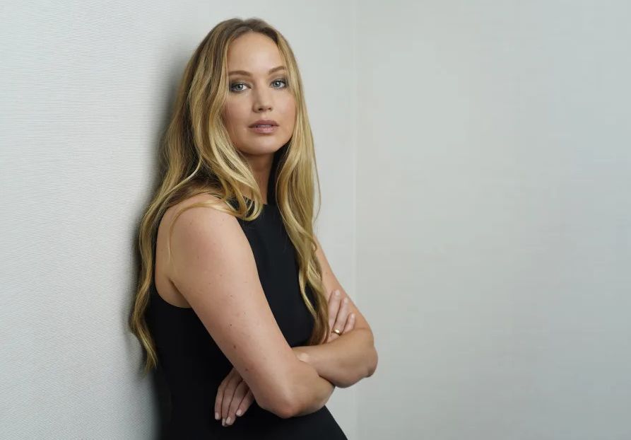 Aktris Jennifer Lawrence Merasa Tertekan Turunkan Berat Badannya di