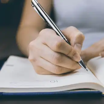 7 Contoh Teks Negosiasi Bentuk Cerpen dalam Kehidupan Sehari-hari