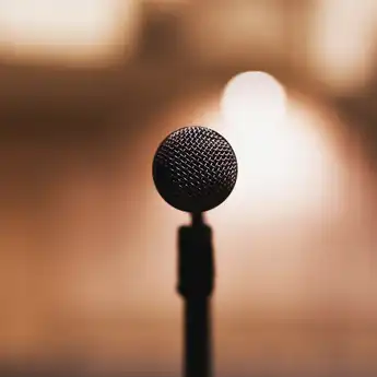 15 Contoh Teks Pidato Persuasif Kelas 9 yang Singkat dan Beragam Tema